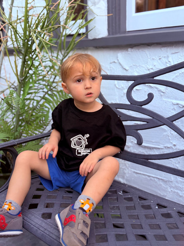 Gaetano, 3, 3'5" — Baby G is chillin' in his “Where the Heart Is” t-shirt.